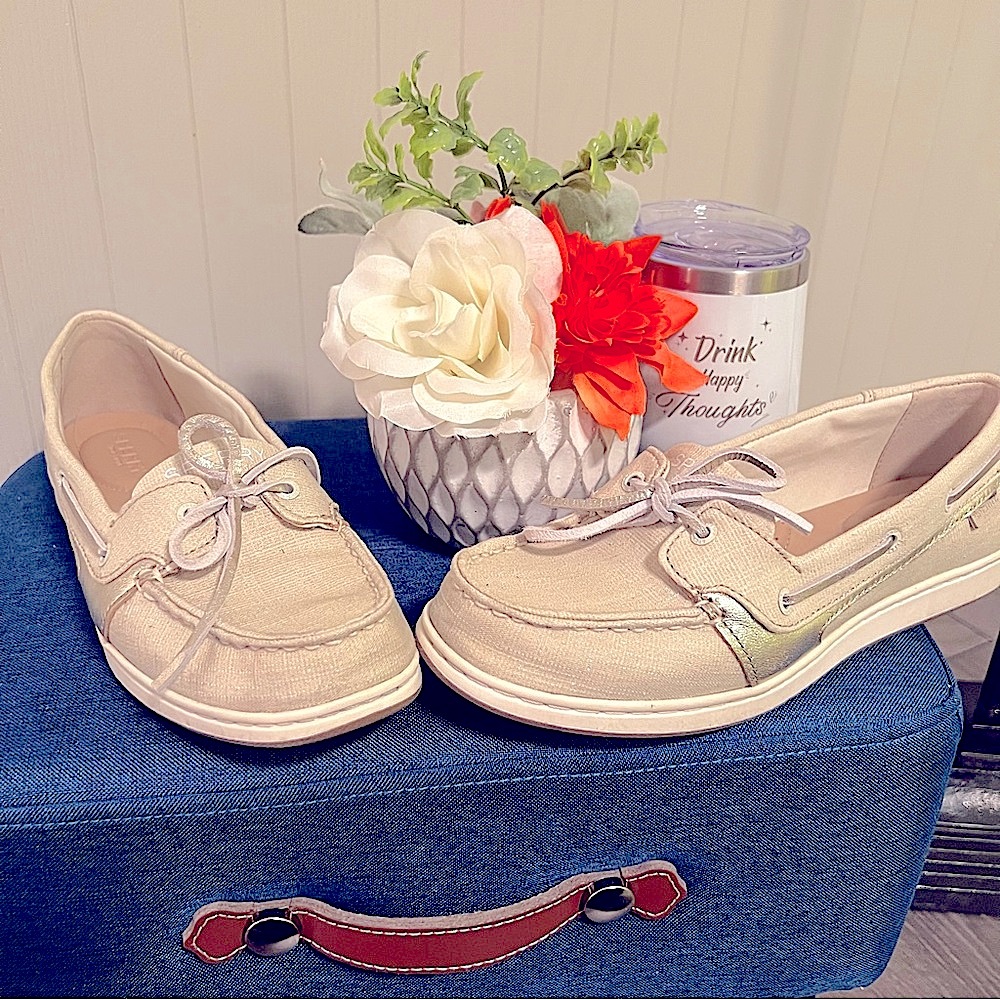 Sperry Cream old money boat shoes preppy boat shoes
